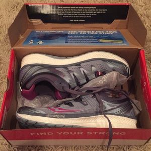 Saucony Triumph ISO 4 women’s sneakers